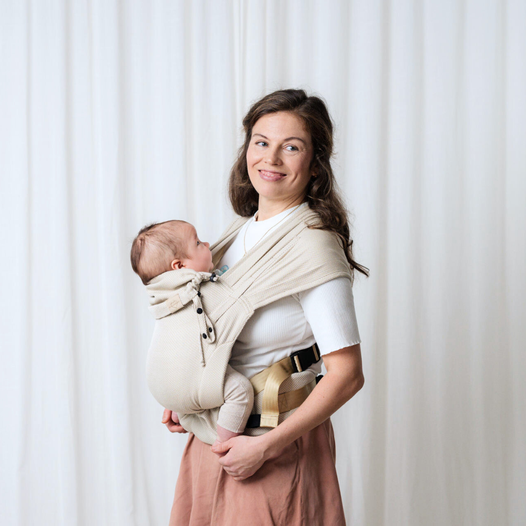 Babytrage Neugeborene – FullBuckle Trage mit Schnallen, wächst flexibel im ersten Lebensjahr mit