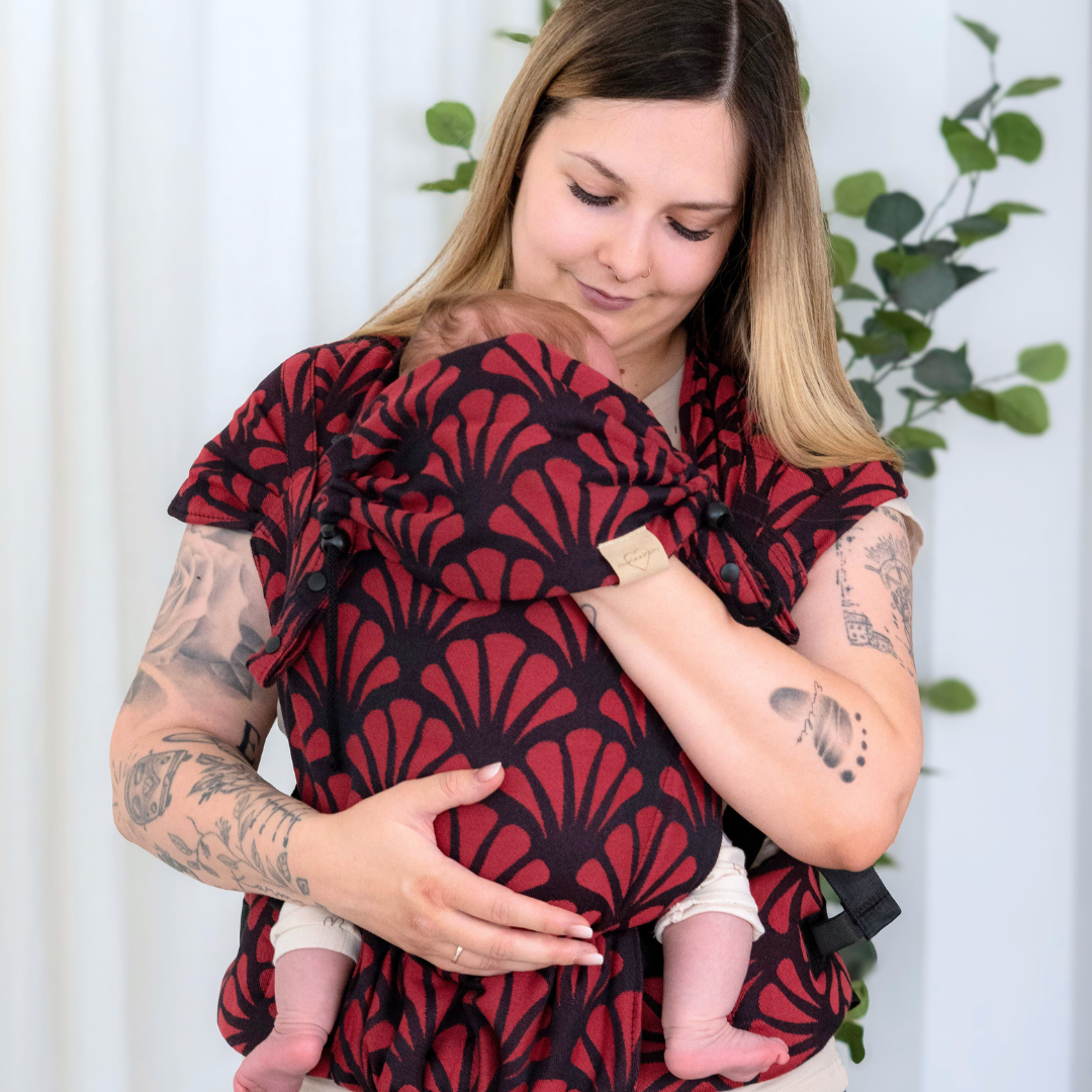 Babytrage mit Schnallen – schnell angelegt, passt Mama und Papa, wächst mit deinem Baby vom Neugeborenen bis ins erste Lebensjahr