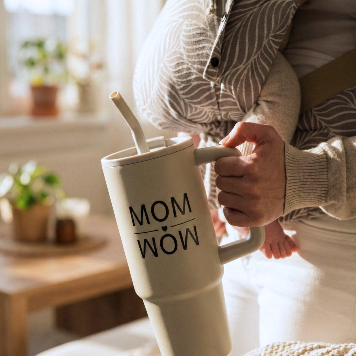 MOM/WOW Thermobecher 900 ml aus Edelstahl mit Deckel und Edelstahl-Strohhalm