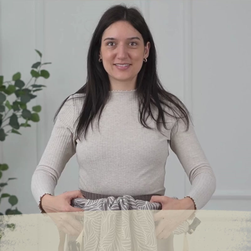 Video der SimpleeBaby Click.it Babytrage, FullBuckle mit bequemem, breiten Hüftgurt und weichen Trägern aus Tragetuch.